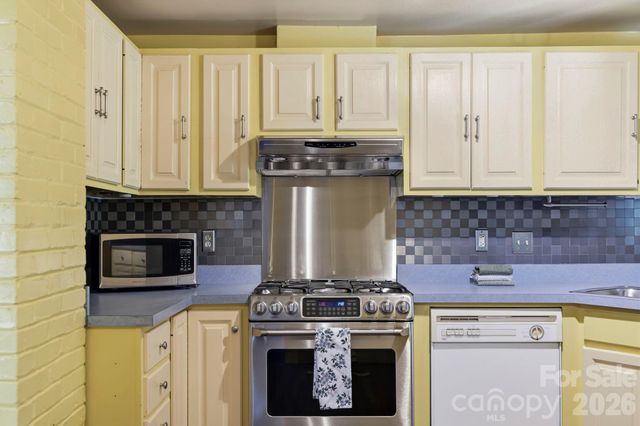10 Eola Avenue, Asheville, NC 28806