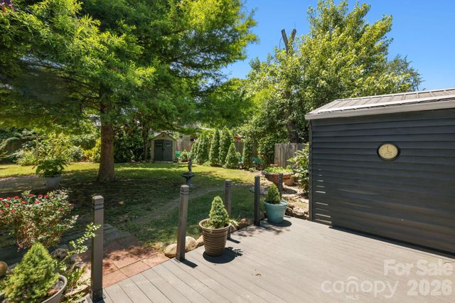 10 Eola Avenue, Asheville, NC 28806