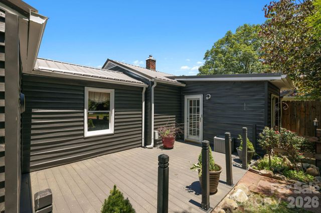 10 Eola Avenue, Asheville, NC 28806