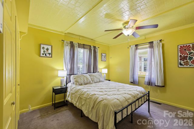 10 Eola Avenue, Asheville, NC 28806