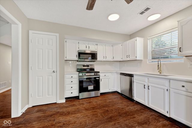 920 Millbrook Drive, Avon, IN 46123