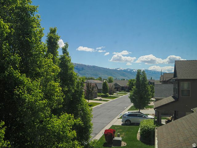 879 W SADDLEBROOK DR, Kaysville, UT 84037