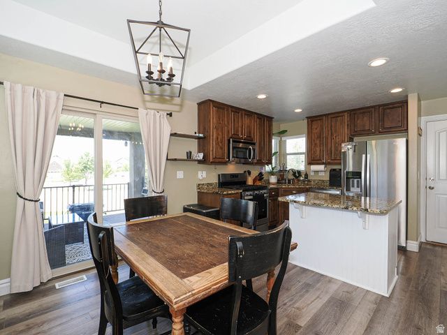 879 W SADDLEBROOK DR, Kaysville, UT 84037