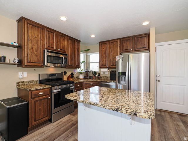 879 W SADDLEBROOK DR, Kaysville, UT 84037