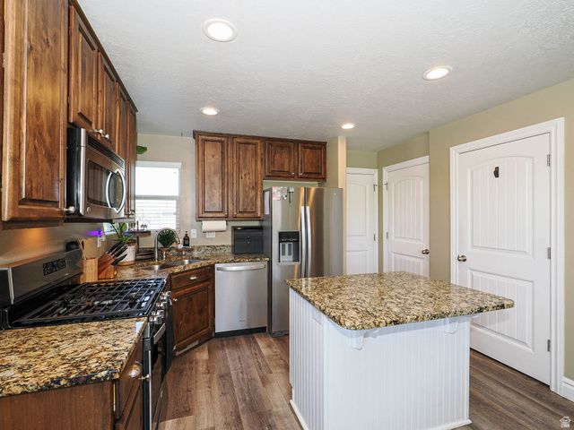 879 W SADDLEBROOK DR, Kaysville, UT 84037