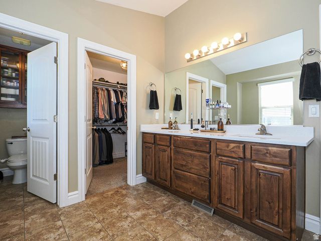 879 W SADDLEBROOK DR, Kaysville, UT 84037