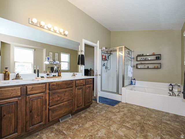879 W SADDLEBROOK DR, Kaysville, UT 84037