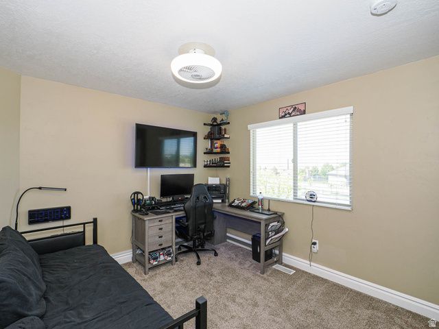 879 W SADDLEBROOK DR, Kaysville, UT 84037