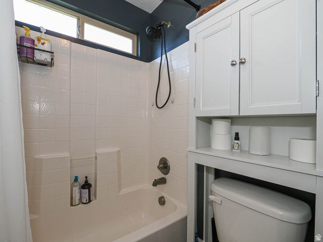 879 W SADDLEBROOK DR, Kaysville, UT 84037
