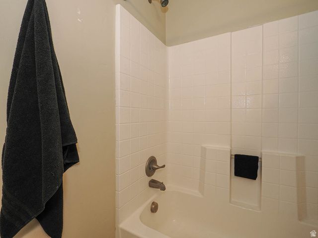 879 W SADDLEBROOK DR, Kaysville, UT 84037