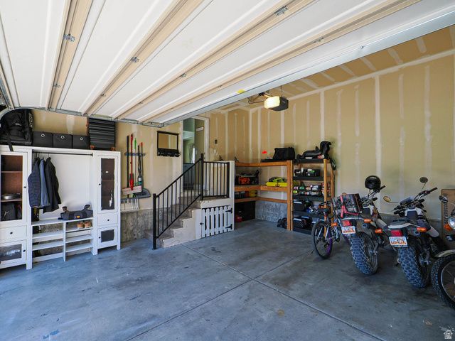 879 W SADDLEBROOK DR, Kaysville, UT 84037