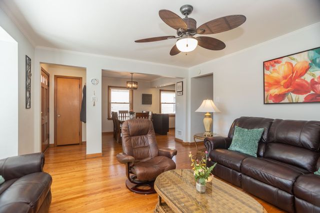 5121 N Nottingham Avenue, Chicago, IL 60656