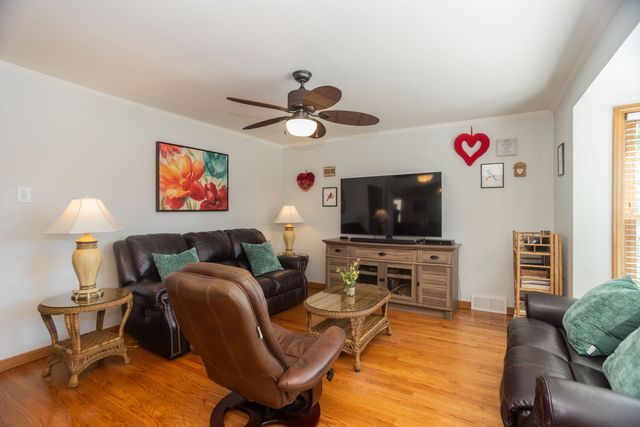 5121 N Nottingham Avenue, Chicago, IL 60656