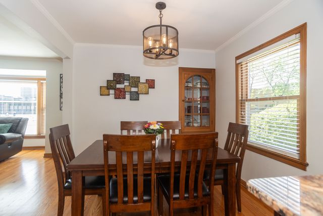 5121 N Nottingham Avenue, Chicago, IL 60656