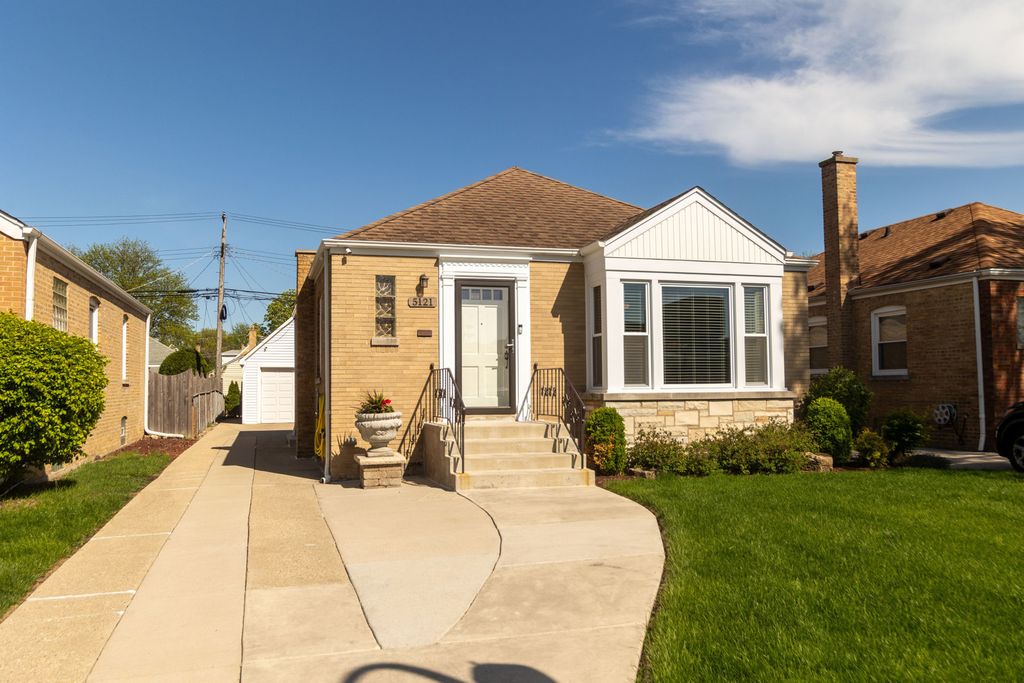 5121 N Nottingham Avenue, Chicago, IL 60656