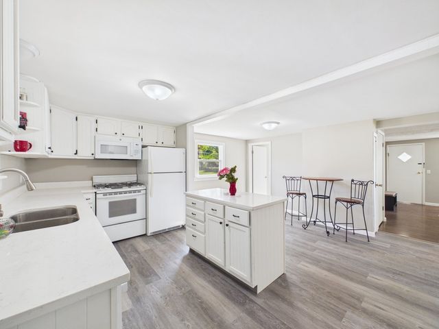 856 Marie Avenue, Machesney Park, IL 61115
