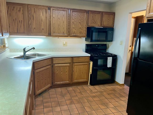 8006 Oak Park Avenue, Burbank, IL 60459