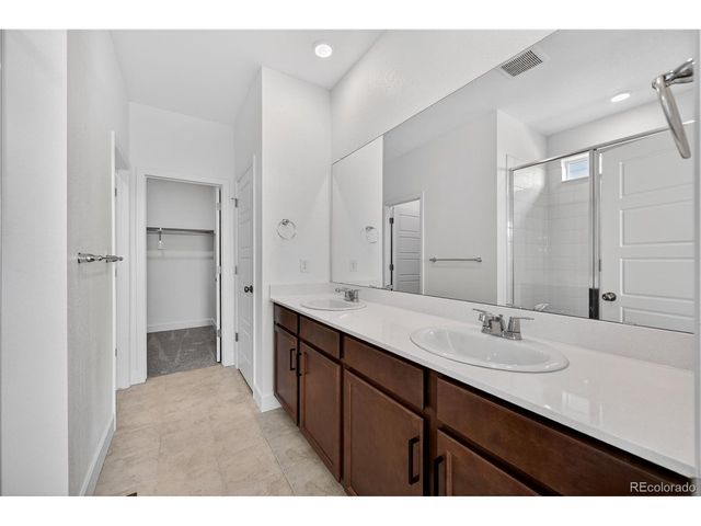 3310 N Denali St, Aurora, CO 80019