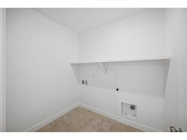 3310 N Denali St, Aurora, CO 80019