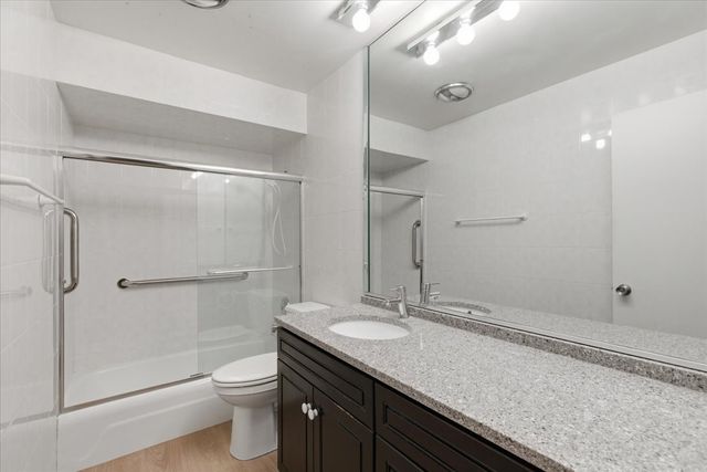 100 S Vail Avenue 203, Arlington Heights, IL 60005
