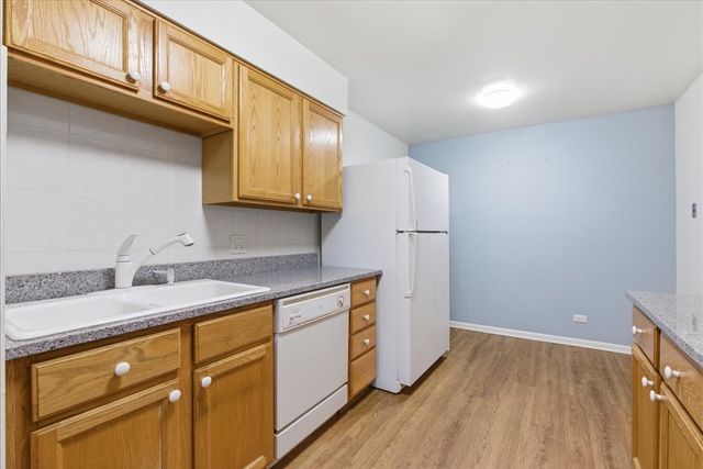 100 S Vail Avenue 203, Arlington Heights, IL 60005