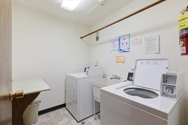 100 S Vail Avenue 203, Arlington Heights, IL 60005