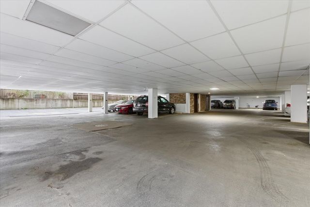 100 S Vail Avenue 203, Arlington Heights, IL 60005