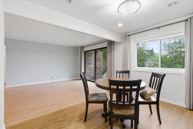 100 S Vail Avenue 203, Arlington Heights, IL 60005