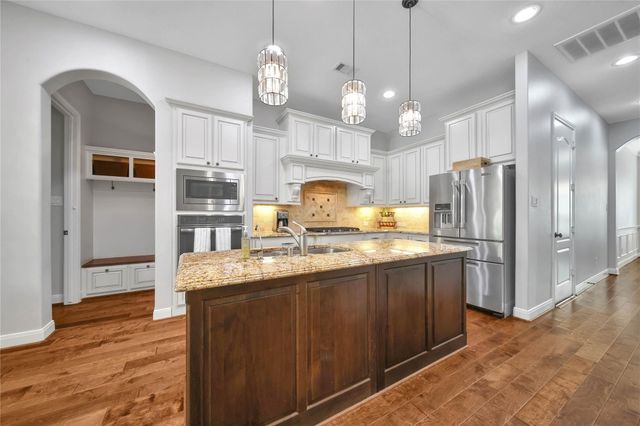 106 Spanish Bay Place, Montgomery, TX 77316