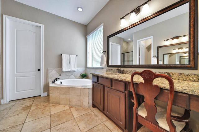 106 Spanish Bay Place, Montgomery, TX 77316