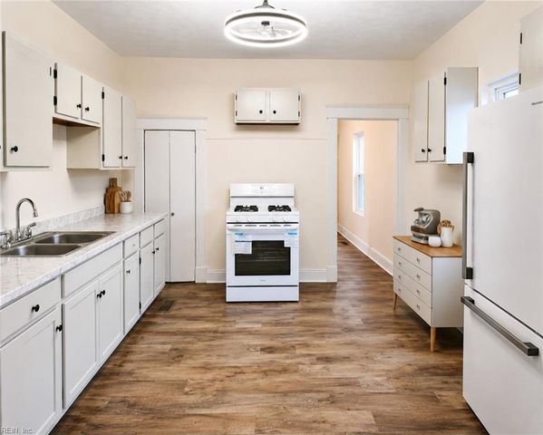 1040 30th ST, Newport News, VA 23607