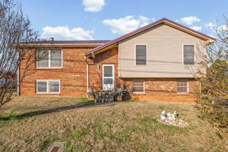 402 Tiny Town Rd, Clarksville, TN 37042