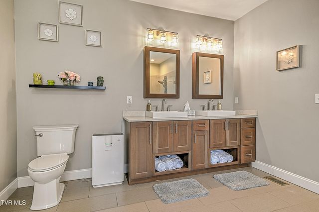 306 Saddle Ridge Court, Greeneville, TN 37745