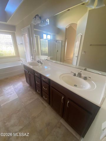 4927 N Louis River Way, Tucson, AZ 85718