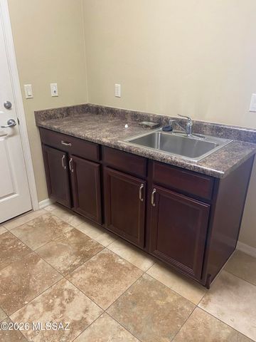 4927 N Louis River Way, Tucson, AZ 85718