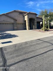 4927 N Louis River Way, Tucson, AZ 85718