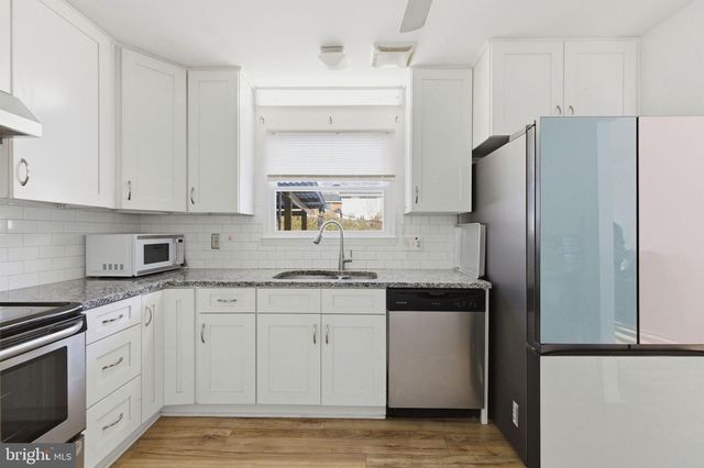 1607 N BRUNSWICK ST, Sterling, VA 20164