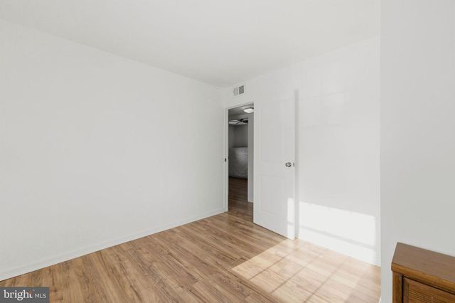 1607 N BRUNSWICK ST, Sterling, VA 20164