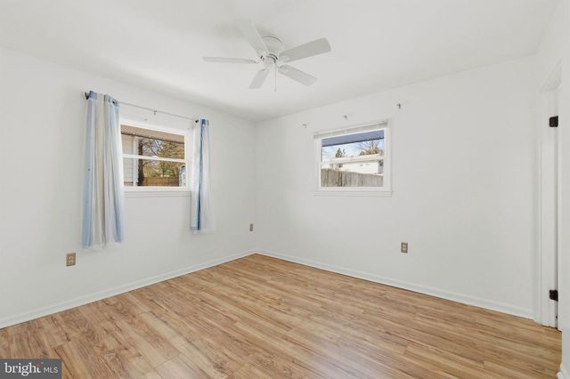 1607 N BRUNSWICK ST, Sterling, VA 20164