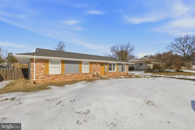 1607 N BRUNSWICK ST, Sterling, VA 20164