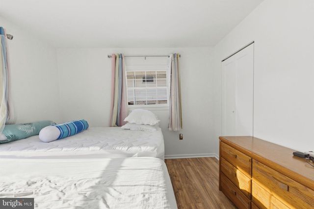 1607 N BRUNSWICK ST, Sterling, VA 20164