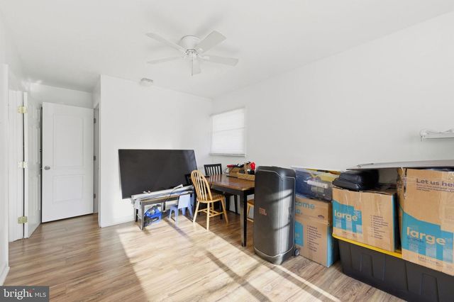 1607 N BRUNSWICK ST, Sterling, VA 20164