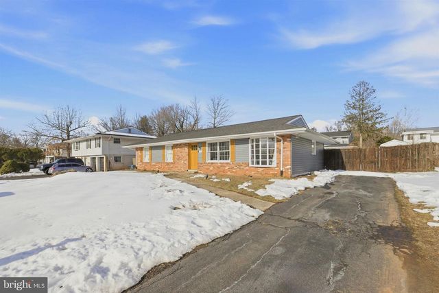 1607 N BRUNSWICK ST, Sterling, VA 20164