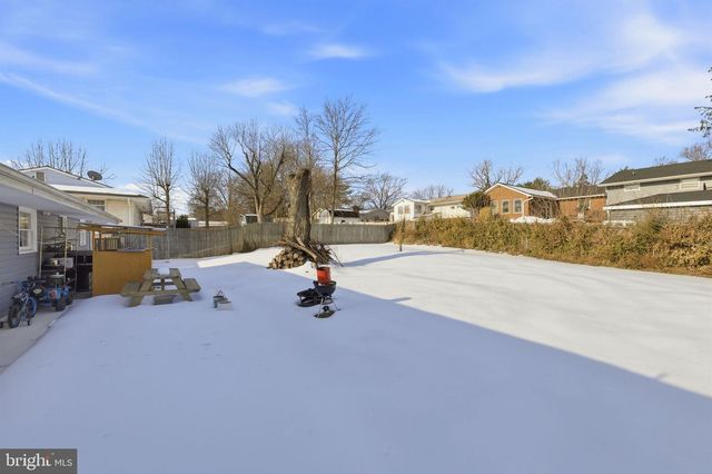 1607 N BRUNSWICK ST, Sterling, VA 20164