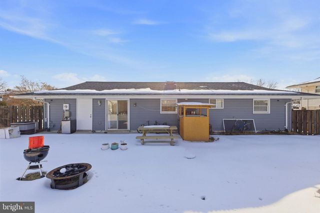 1607 N BRUNSWICK ST, Sterling, VA 20164