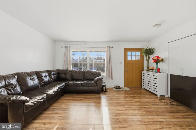 1607 N BRUNSWICK ST, Sterling, VA 20164