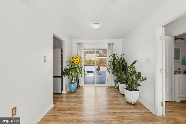 1607 N BRUNSWICK ST, Sterling, VA 20164