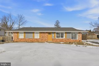 1607 N BRUNSWICK ST, Sterling, VA 20164