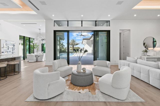 2085 Vitex Lane, North Palm Beach, FL 33408