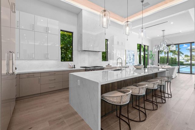 2085 Vitex Lane, North Palm Beach, FL 33408